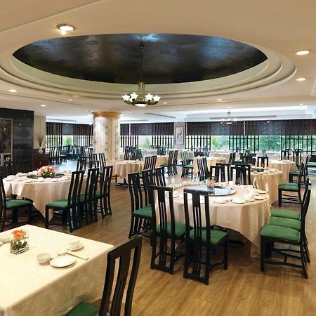 Holiday Villa Hotel & Suites Subang Subang Jaya Exterior photo The interior of a restaurant in Beijing
