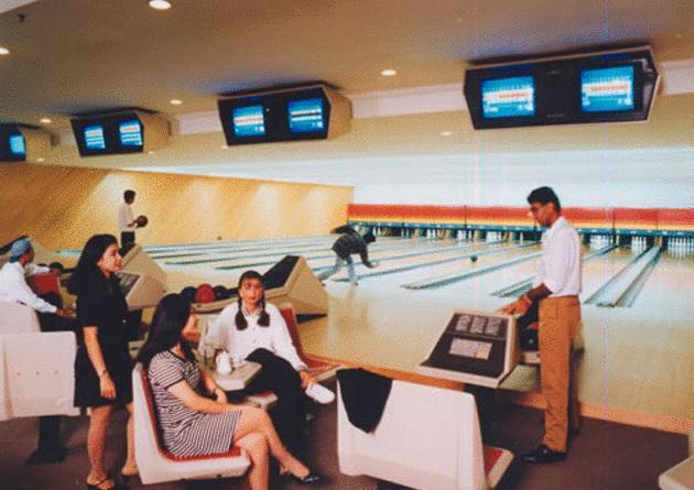 Holiday Villa Hotel & Suites Subang Subang Jaya Exterior photo Bowling at the Royal Plaza Hotel