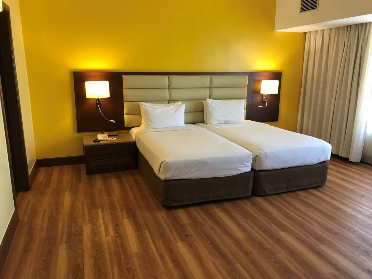 Holiday Villa Hotel & Suites Subang Subang Jaya Exterior photo Deluxe room
