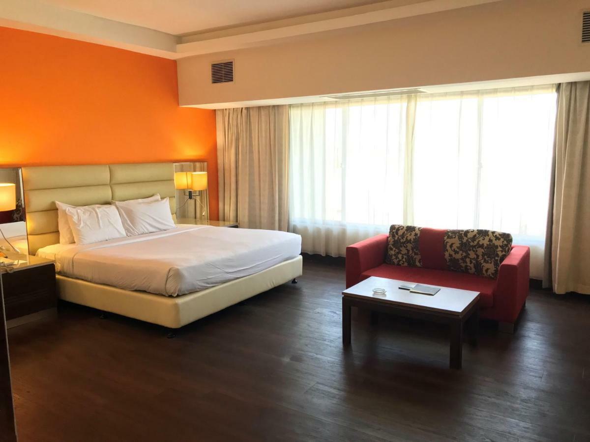 Holiday Villa Hotel & Suites Subang Subang Jaya Exterior photo Deluxe room