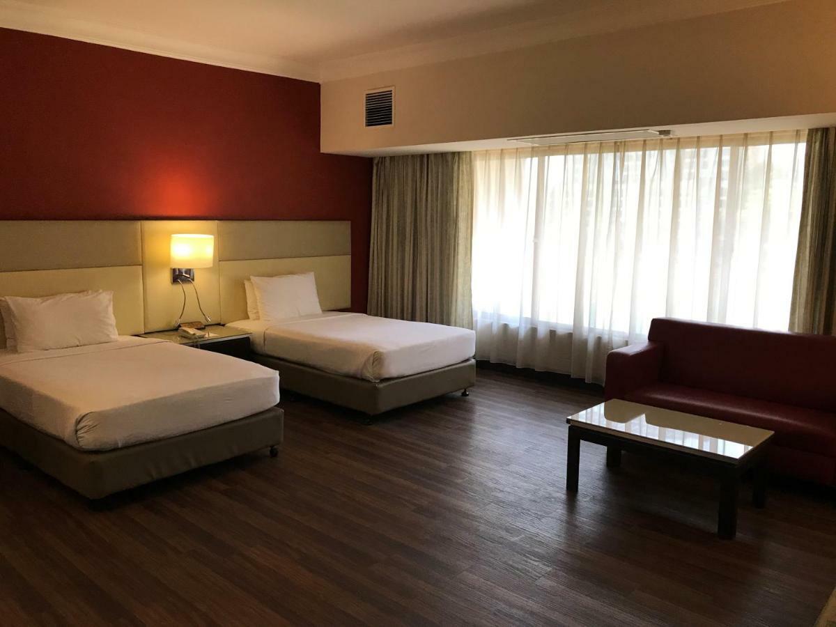 Holiday Villa Hotel & Suites Subang Subang Jaya Exterior photo Deluxe room