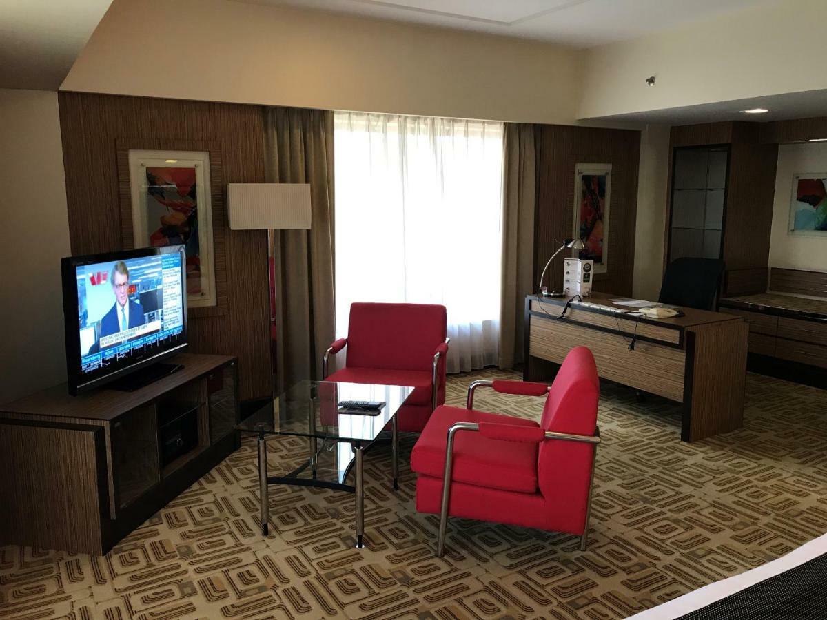 Holiday Villa Hotel & Suites Subang Subang Jaya Exterior photo A living room in a Residence Inn