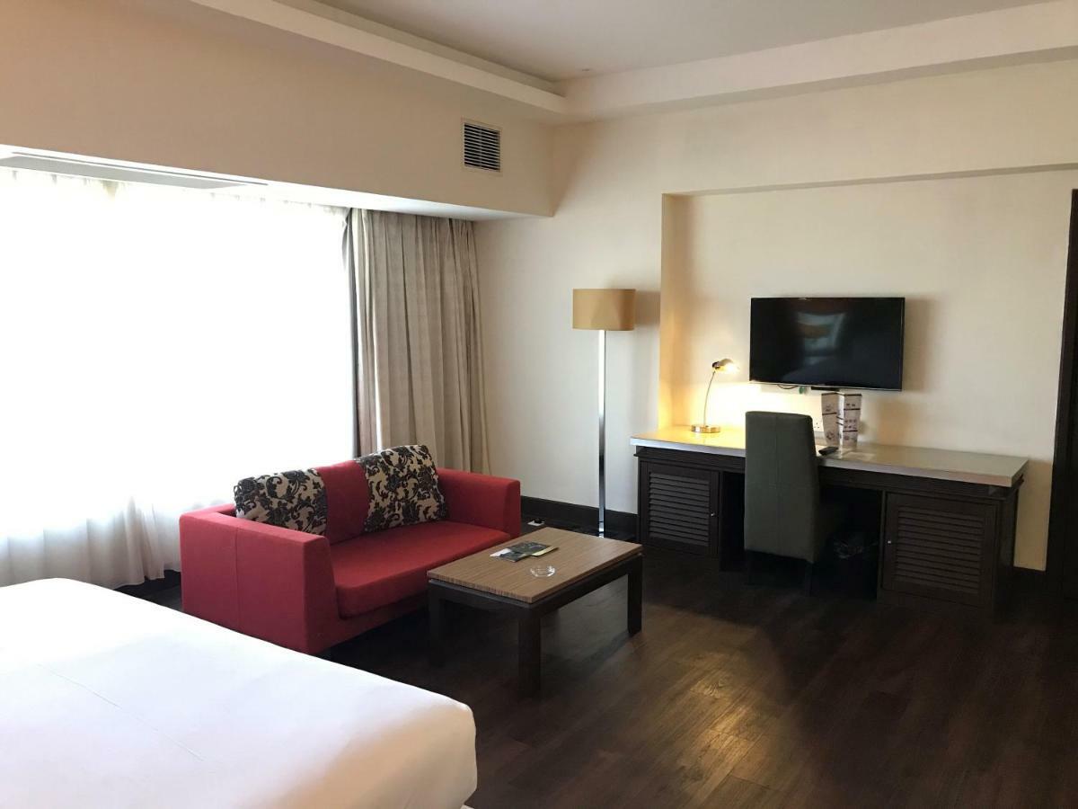 Holiday Villa Hotel & Suites Subang Subang Jaya Exterior photo Deluxe room